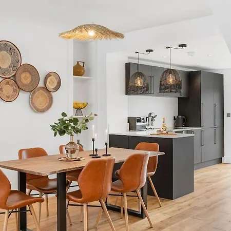 Stylish & Modern Home, Newquay W/parking Nyaraló