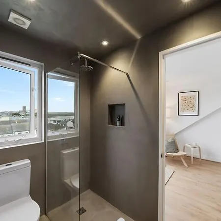 Stylish & Modern Home, Newquay W/parking Nyaraló New Quay