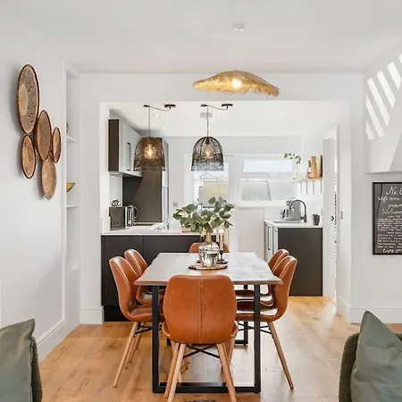 Stylish & Modern Home, Newquay W/parking * New Quay